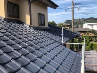 霧島市国分 セメント屋根塗装完成の様子