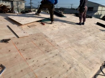 鹿児島市の葺き替え工事の様子