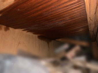 押入れ内部からの雨漏り