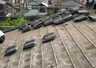 屋根の葺き替え工事撤去の様子
