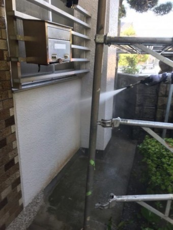 高圧洗浄洗い流し 外壁
