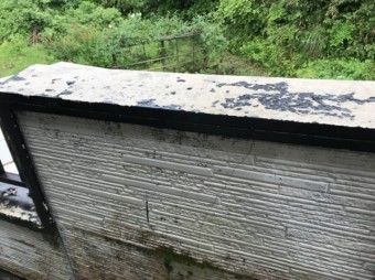 バルコニー傷み部分