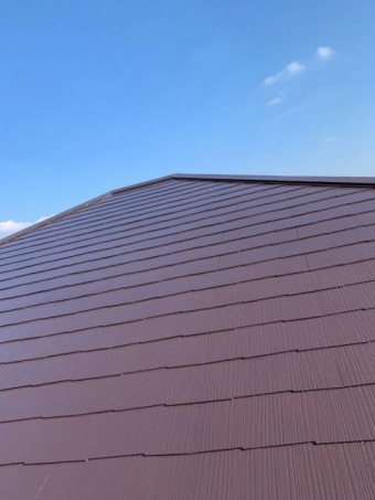 屋根上塗りの様子