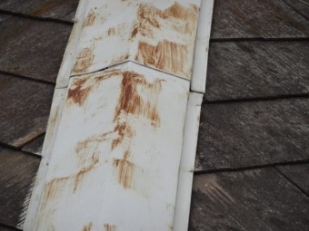 コロニアル屋根棟板金錆発生