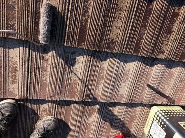 【鹿児島県肝属郡肝付町】前田にある瓦屋根の住宅で屋根塗装をします屋根下塗り_1_確定