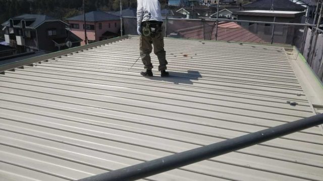 折半屋根　塗装工事