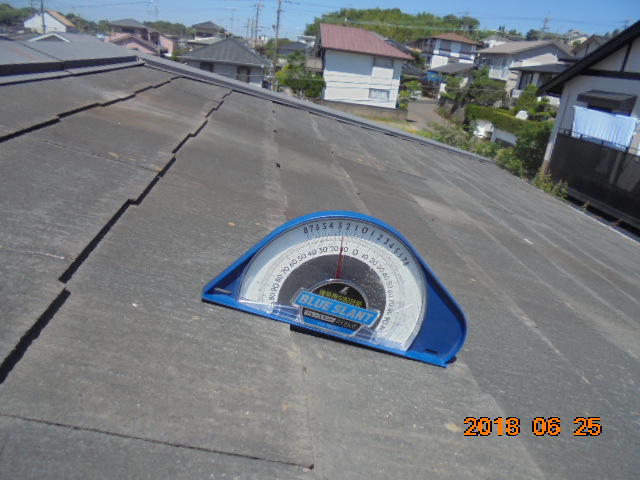 台風災害調査の屋根勾配計測